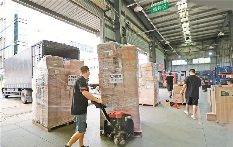 上半年深圳進出口總值2.17萬億元，占全國近一成，技術貿易成亮點